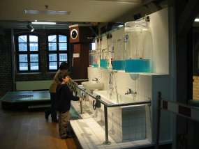 Die Klasse 5b im Museum am Fachtag 2005