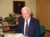 Herr von Weizsäcker im Zimmer des Schulleiters